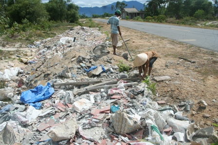 Dân[-]xã[-]đi[-]nhặt[-]rác